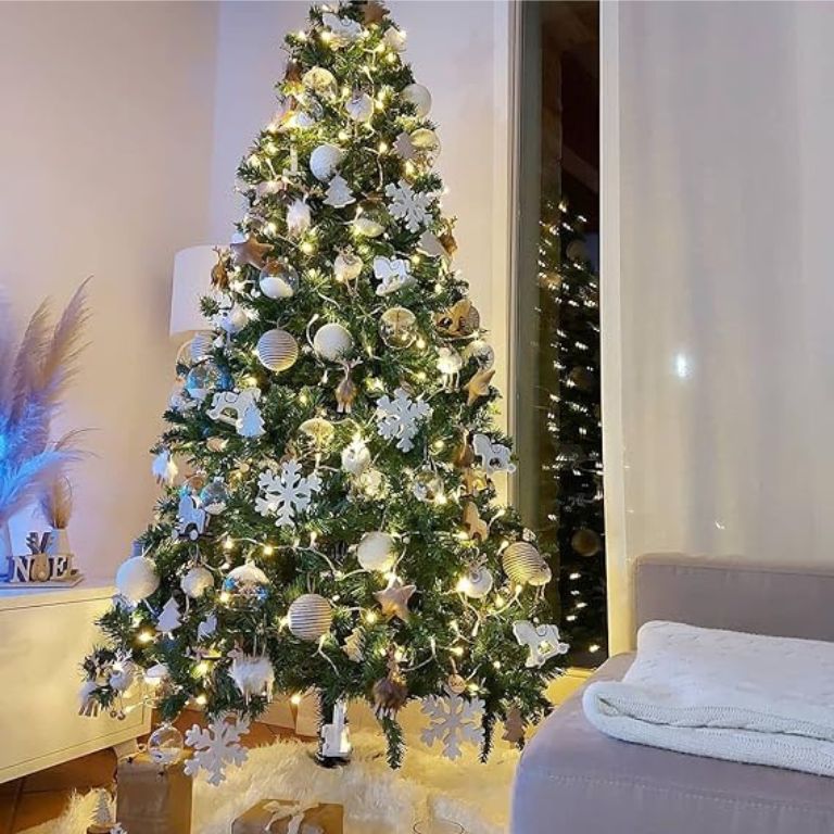 albero di natale realistico